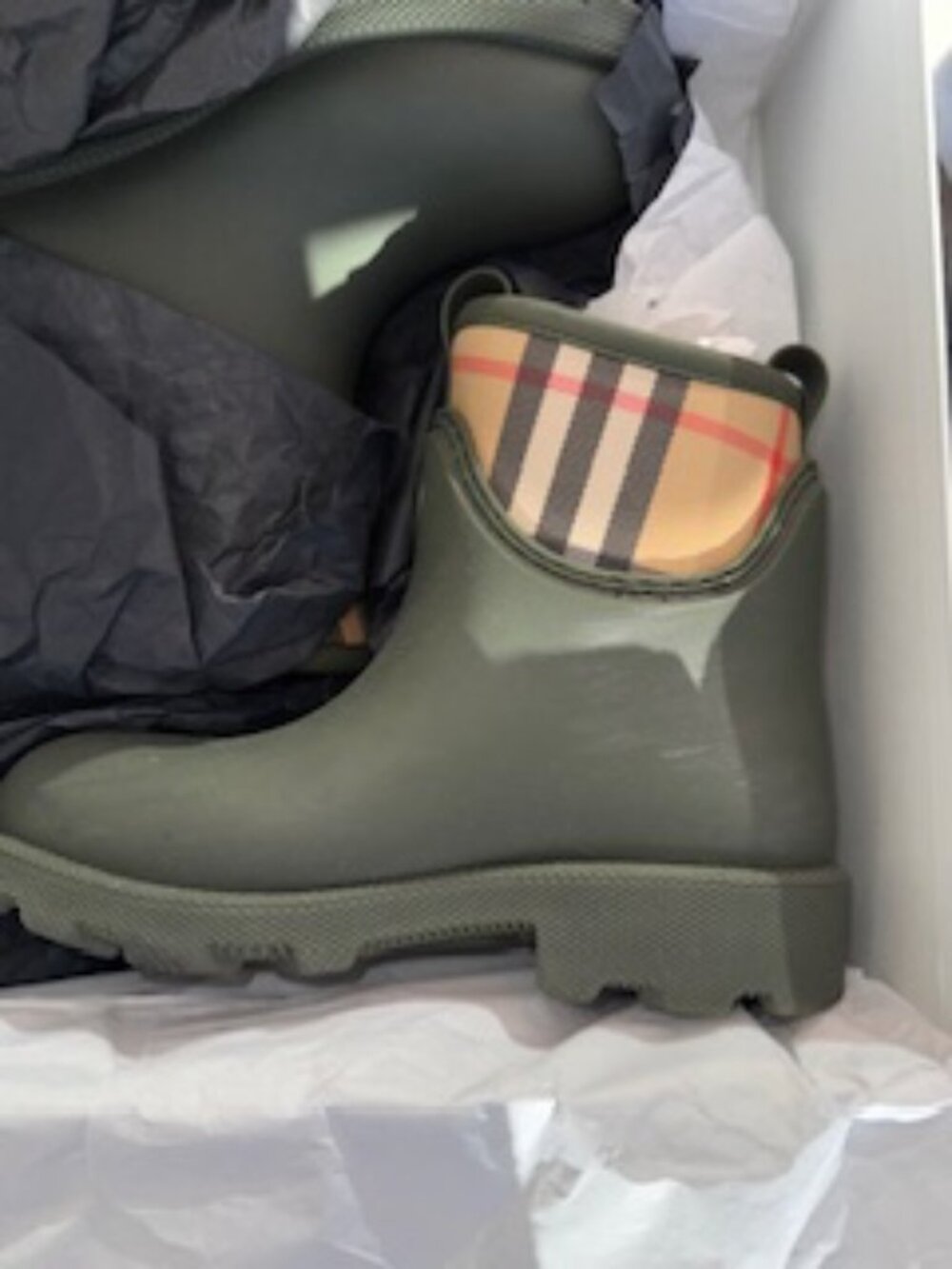 Burberry Marsh Stamp Short Rain Boot in Loch (Olive) Size 37 ($650) - Picture 9 of 11